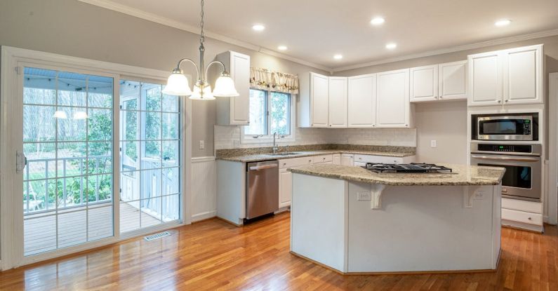 Kitchen Islands - White and Brown Kitchen Counter